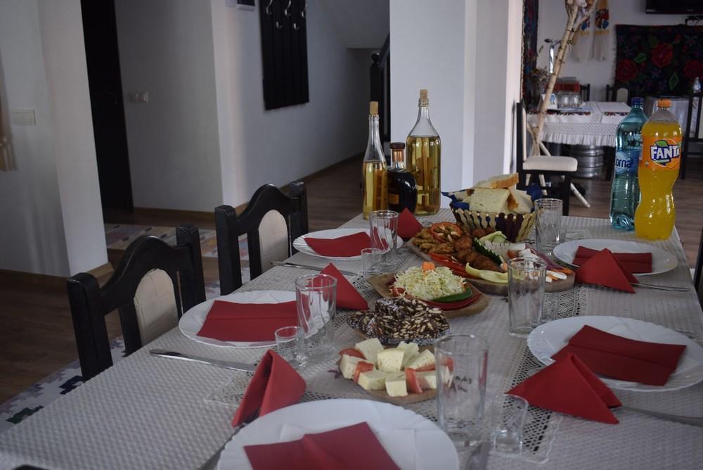 Pensiunea Vasilica Ceterasu Oncesti ภายนอก รูปภาพ